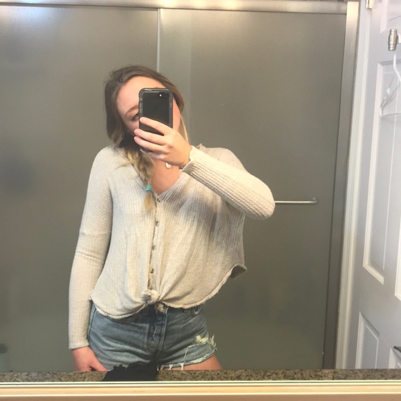 Urban Outfitters ribbed, button down flowy sweater - Picture 4 of 4